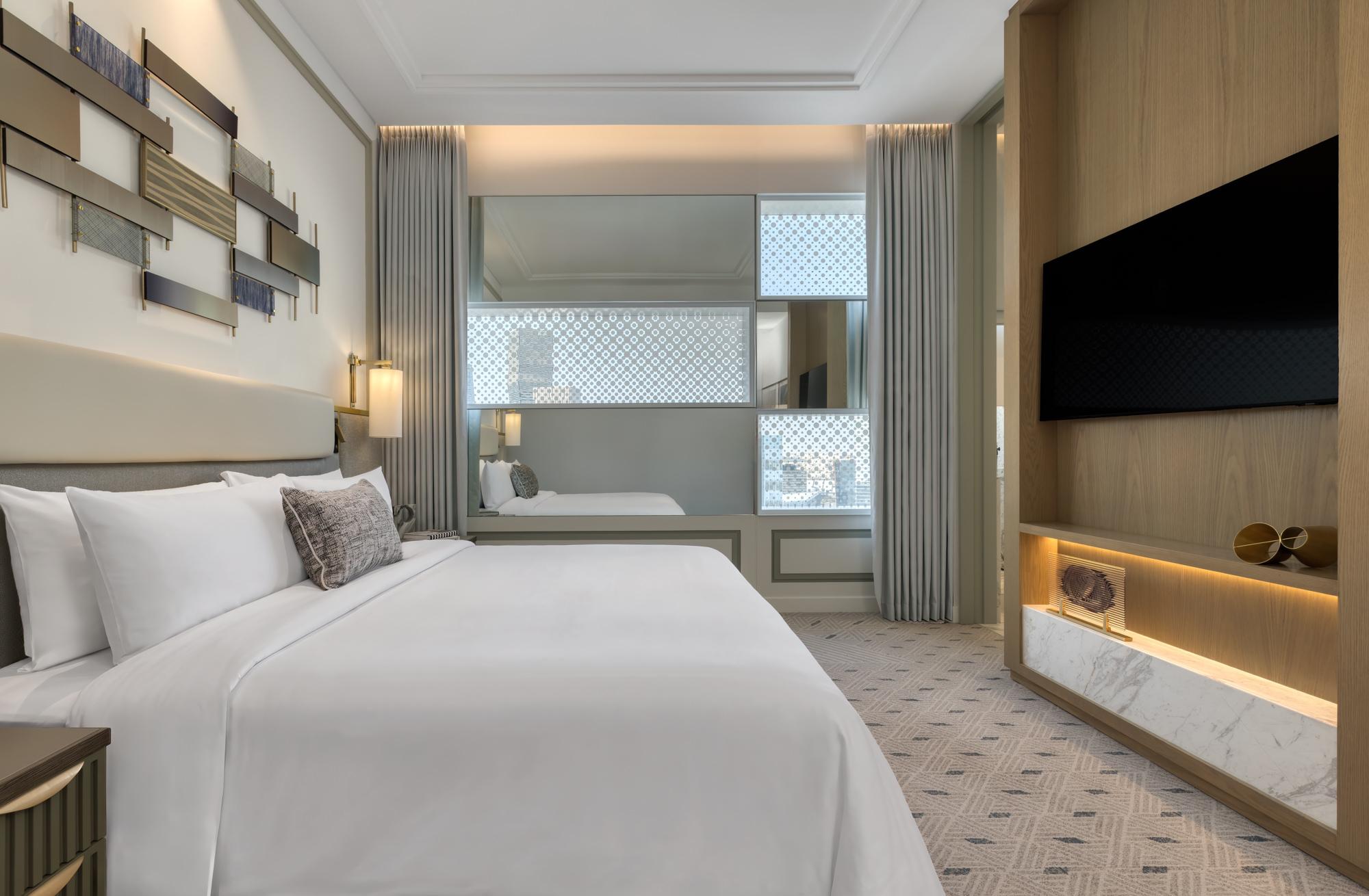luxury corner suite room tv bed atheel kafd hotel